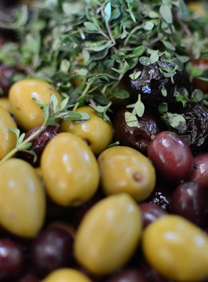 Homemade olives with thyme