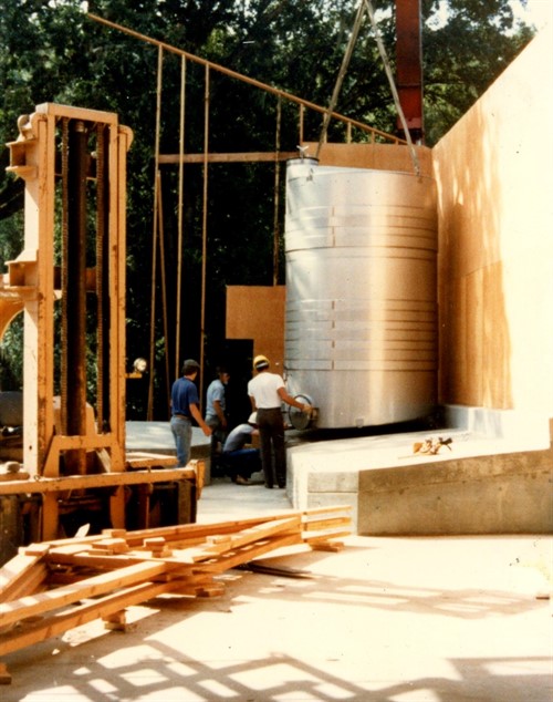 Installing Tanks at Hafner